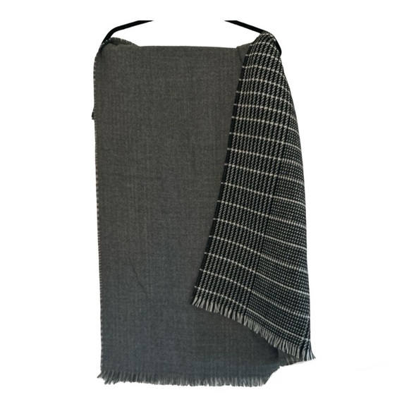 FRAAS | Black & White / Grey Reversible Blanket Wrap / Scarf - Picture 5 of 16
